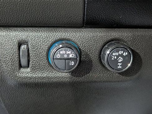 Used 2018 Chevrolet Colorado ZR2 w/ ZR2 Midnight Special Edition image 28