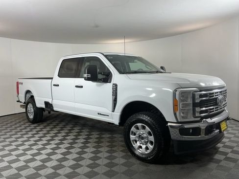 Used 2023 Ford F350 XLT w/ FX4 Off-Road Package AWD/4WD image 3