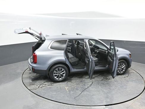 Used 2024 Kia Telluride LX image 36