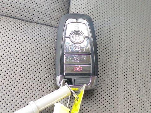 Used 2025 Lincoln Corsair Grand Touring image 31