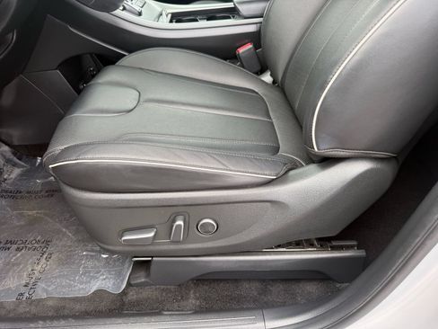 Used 2025 Hyundai Palisade SEL FWD image 14