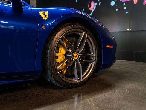 Used 2019 Ferrari 488 Spider RWD image 10