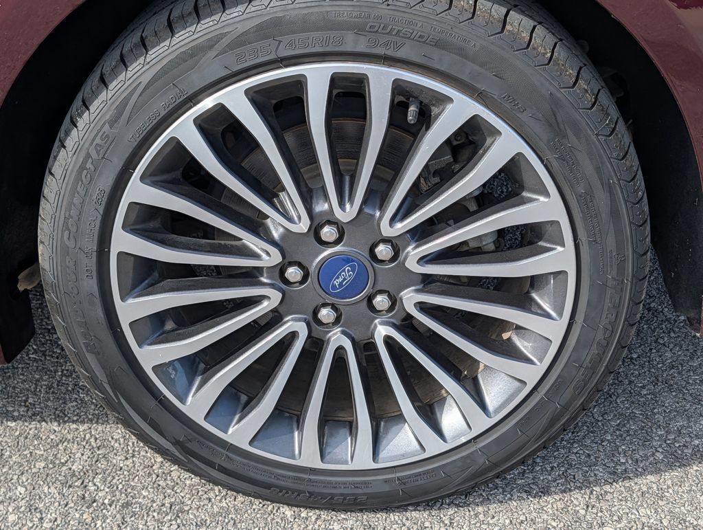 Used 2018 Ford Fusion Titanium FWD image 11