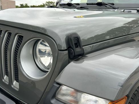 Certified 2018 Jeep Wrangler Unlimited Sahara image 30