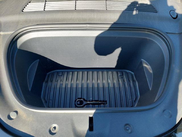Used 2024 Tesla Model Y Long Range AWD/4WD image 9