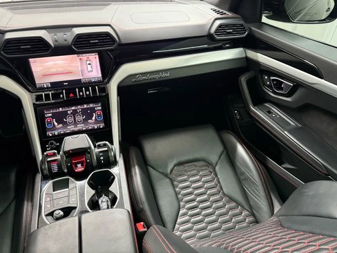 Used 2021 Lamborghini Urus image 30