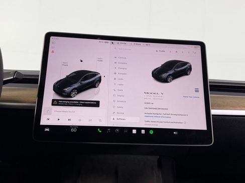 Used 2024 Tesla Model Y Long Range AWD/4WD image 23