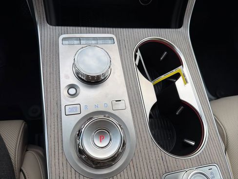 Used 2025 Genesis GV80 2.5T Prestige image 25