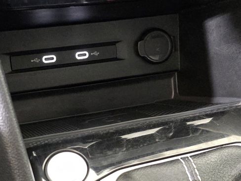 Used 2023 Volkswagen Taos SE image 28