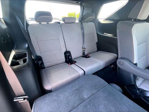 Used 2025 Chevrolet Traverse LT AWD/4WD image 25