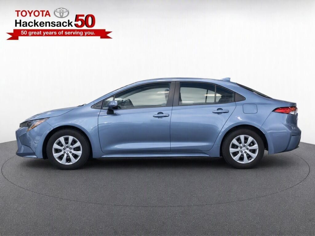 Certified 2025 Toyota Corolla LE FWD image 6