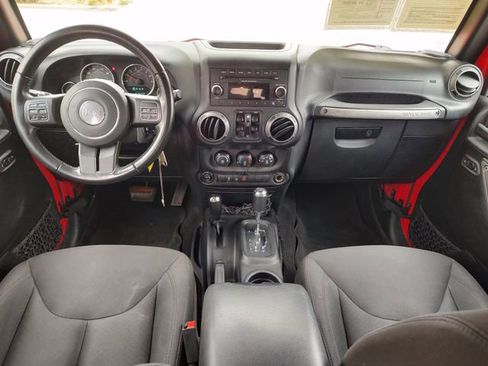 Certified 2018 Jeep Wrangler Unlimited Sport S image 9