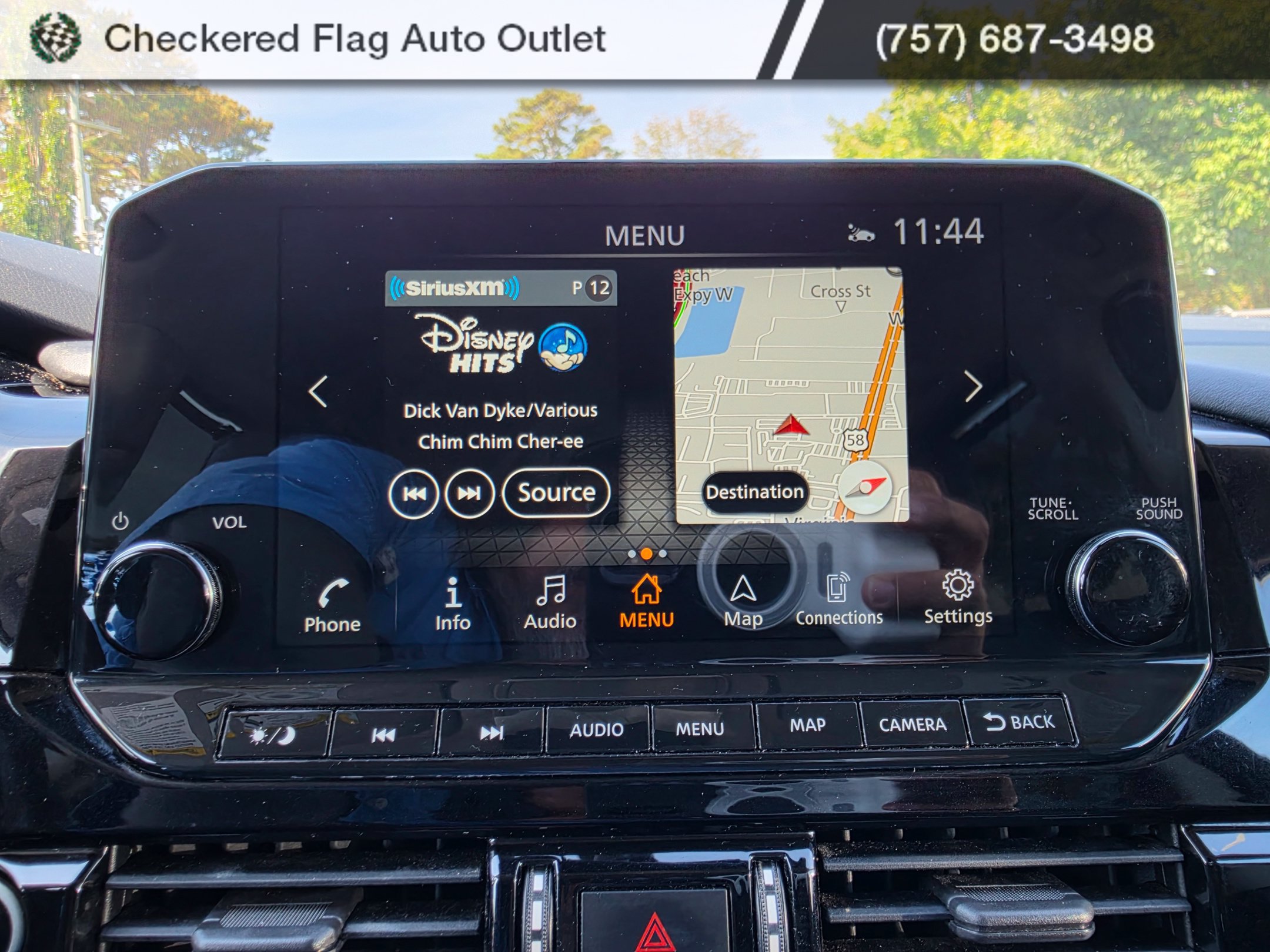 Used 2022 Nissan Pathfinder SL w/ SL Black Package FWD image 14
