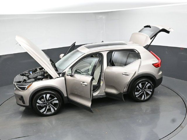 Used 2024 Volvo XC40 B5 Ultimate AWD/4WD image 47