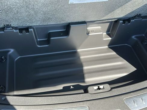 Used 2023 Buick Enclave Essence w/ LPO, Floor Liner Package AWD/4WD image 28
