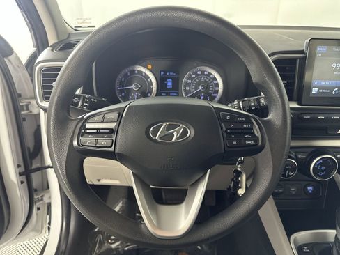 Used 2020 Hyundai Venue SEL FWD image 14