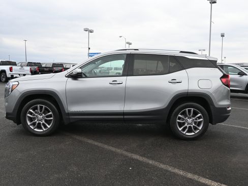 Used 2023 GMC Terrain SLT image 5