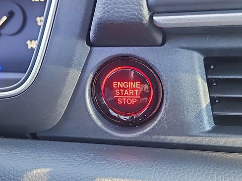Certified 2025 Honda Pilot Touring image 25