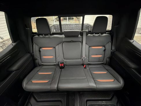 Used 2023 GMC Sierra 1500 AT4 w/ AT4 Premium Package AWD/4WD image 40