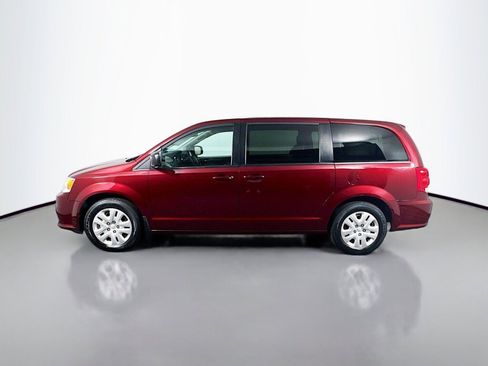 Used 2018 Dodge Grand Caravan SE w/ UConnect Hands-Free Group image 2