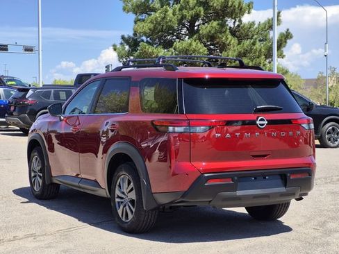 Certified 2026 Nissan Pathfinder SV FWD image 6