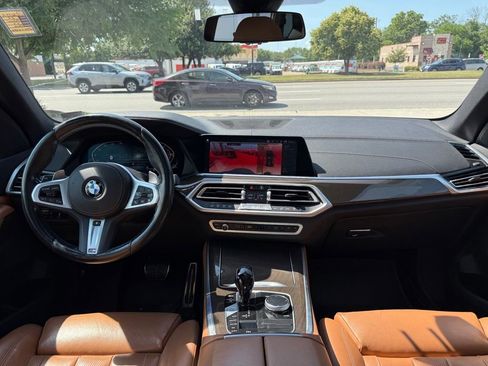 Used 2022 BMW X5 xDrive40i w/ M Sport Package AWD/4WD image 29