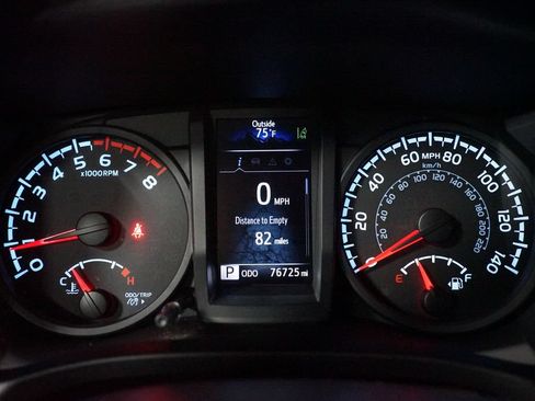 Used 2018 Toyota Tacoma SR RWD image 15