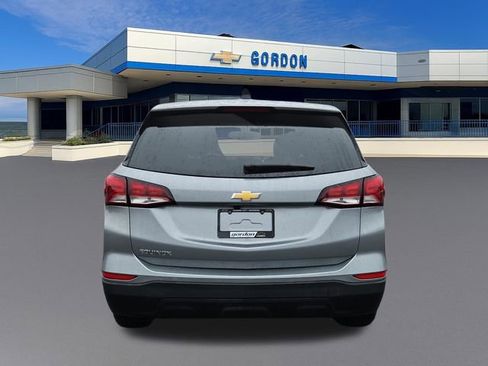 Used 2024 Chevrolet Equinox LS w/ LS Convenience Package image 4