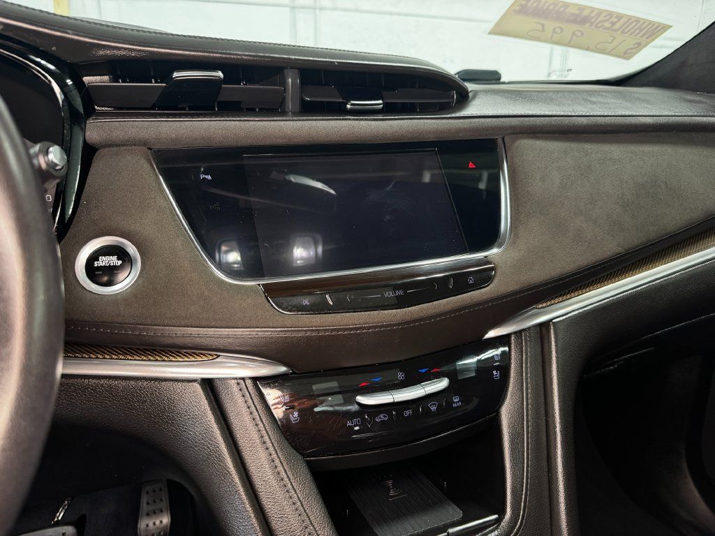 Used 2017 Cadillac XT5 Platinum AWD/4WD image 19