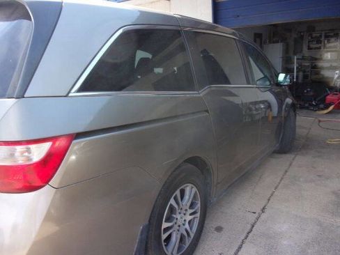 Used 2011 Honda Odyssey EX image 20