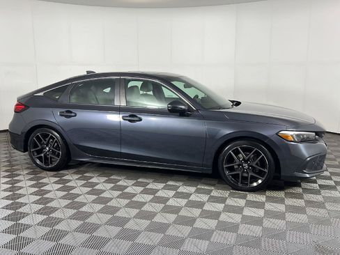 Used 2023 Honda Civic Sport Touring image 3