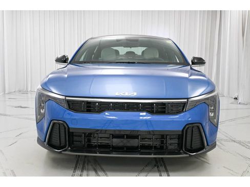 New 2025 Kia K4 GT-Line image 3