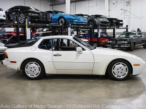 Used 1988 Porsche 944 Turbo image 8