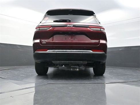 Used 2024 Jeep Grand Cherokee Limited w/ Luxury Tech Group II image 22