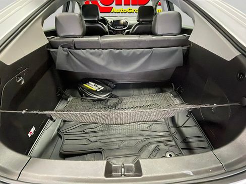 Used 2018 Chevrolet Volt LT w/ Comfort Package FWD image 17