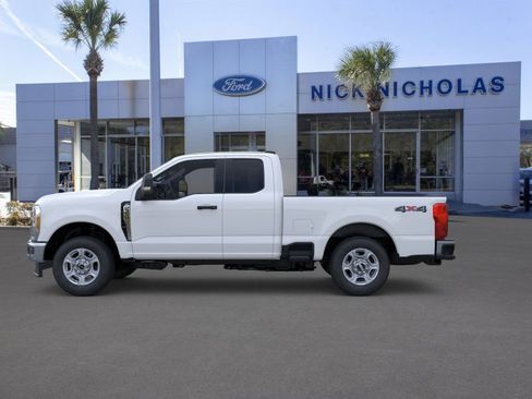 New 2026 Ford F350 XLT image 3