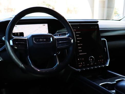 Used 2025 GMC Acadia Elevation FWD image 38
