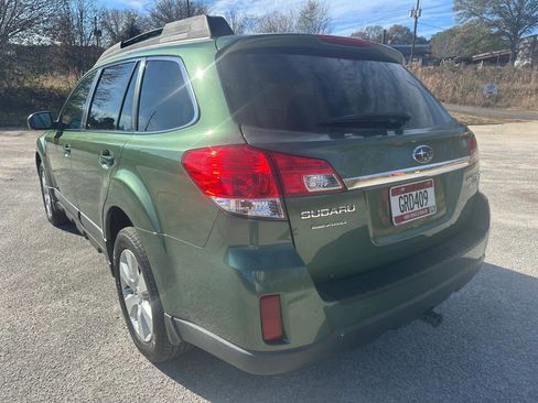 Used 2011 Subaru Outback 2.5i Premium image 3