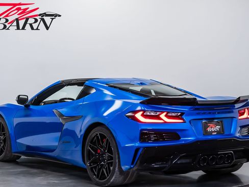 Used 2025 Chevrolet Corvette Z06 image 3
