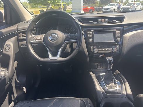 Used 2018 Nissan Rogue Sport SL AWD/4WD image 28