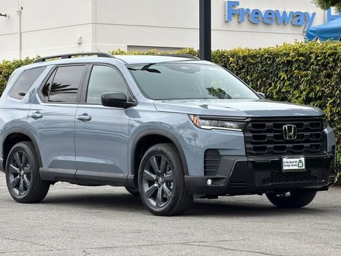 New 2026 Honda Pilot Sport image 2