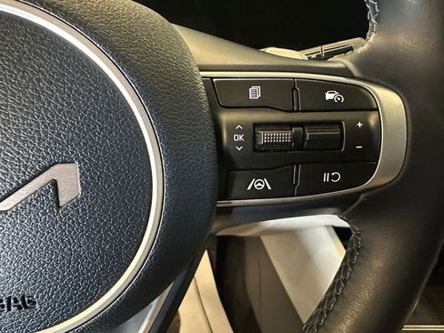 Used 2023 Kia Sportage EX AWD/4WD image 11