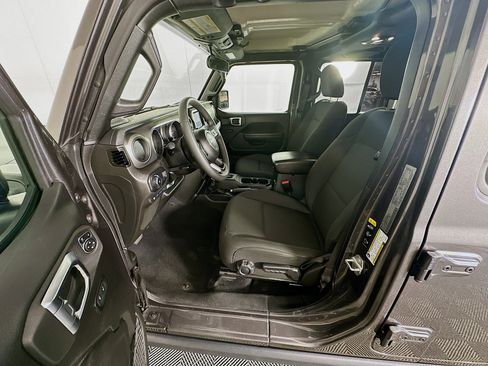 Used 2023 Jeep Wrangler Unlimited AWD/4WD image 13