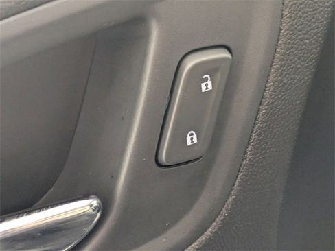 Used 2019 Chevrolet Colorado Z71 w/ Z71 Midnight Edition image 11