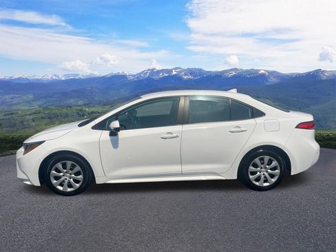 Used 2024 Toyota Corolla LE FWD image 2