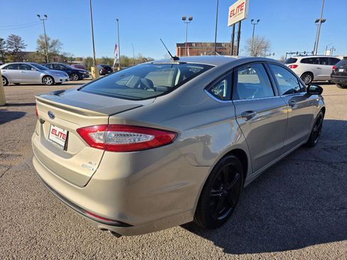 Used 2016 Ford Fusion SE w/ Equipment Group 201A FWD image 5