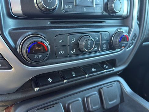 Used 2018 GMC Sierra 1500 SLT w/ SLT Premium Package image 19