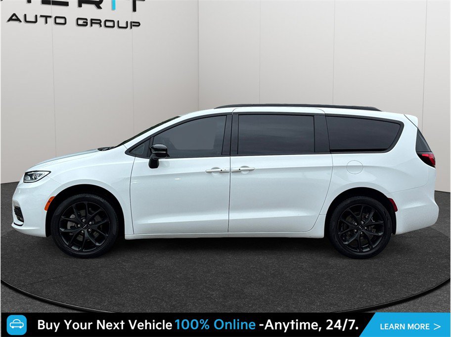 Used 2024 Chrysler Pacifica Limited w/ S Appearance Package AWD/4WD image 5