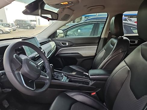 Used 2022 Jeep Compass Latitude image 10