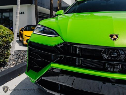 Used 2025 Lamborghini Urus SE AWD/4WD image 7